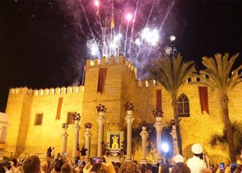 Fuegos artificiales desde el Castillo de Luna en unas pasadas Fiestas Patronales / FOTO: Ayto.