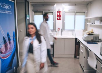 Uno de los laboratorios del INiBICA / FOTO: Junta