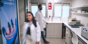 Uno de los laboratorios del INiBICA / FOTO: Junta