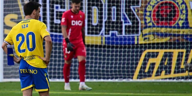 Asumiendo la cruel derrota / FOTO: Eulogio García