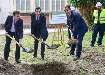 El momento pala que todo político no se quiere perder / FOTO: Eulogio García