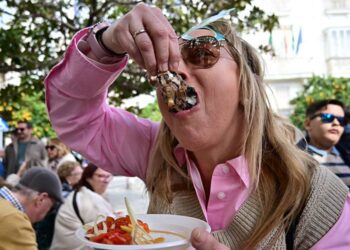 Disfrutando de la Ostionada de 2025 / FOTO: Eulogio García
