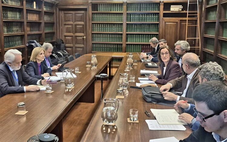 Un momento del encuentro en la sede del ministerio / FOTO: Ayto.