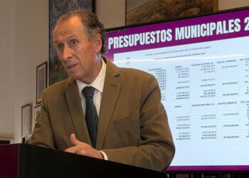 Román, entre cuentas / FOTO: Ayto.