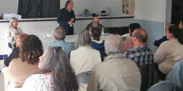 Reunión en la sede de la AVV Los Balcones / FOTO: Federación Chiclana Norte