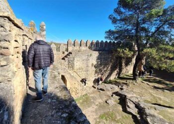 De excursión al Castillo de las Aguzaderas, en El Coronil / FOTO: Acafort