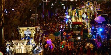 La cabalgata llegando a las Puertas de Tierra / FOTO: Eulogio García