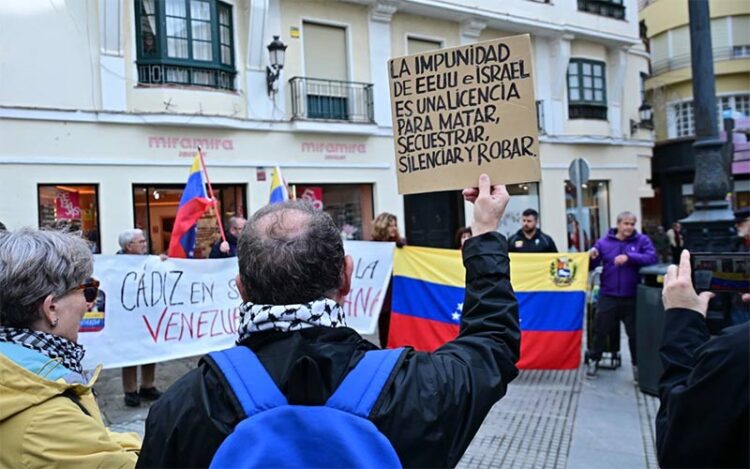 Concentrados en el centro de la capital gaditana / FOTO: Eulogio García