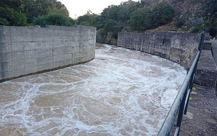 El desembalse de Guadarranque en marcha / FOTO: Junta