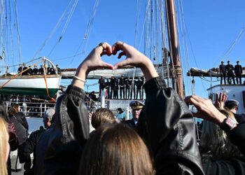 Despedida desde el Muelle Ciudad / FOTO: Eulogio García