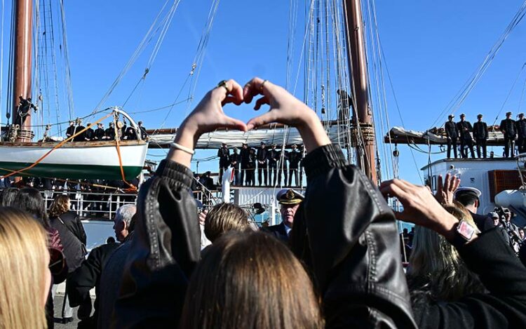 Despedida desde el Muelle Ciudad / FOTO: Eulogio García