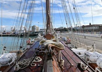 A bordo de Elcano en su última despedida / FOTO: Eulogio García