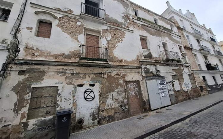 La finca de Pericón 3-5 a la espera de obras / FOTO: AIG