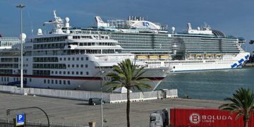 Jornada con varios cruceros atracados en el muelle gaditano / FOTO: Eulogio García