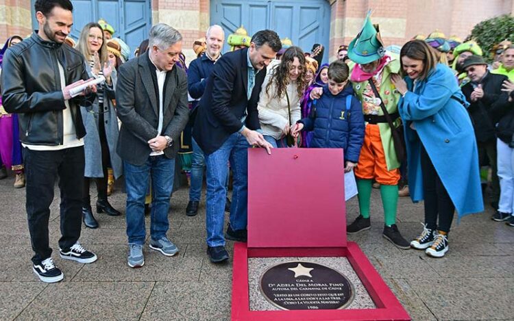 Desvelando al estrella de Adela del Moral / FOTO: Eulogio García