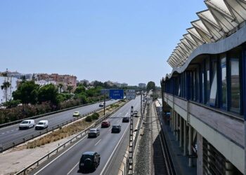 La autovía junto a la estación de Bahía Sur / FOTO: Eulogio García