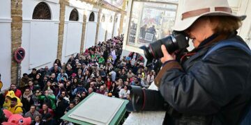 Retratando el ambiente del carrusel de coros / FOTO: Eulogio García