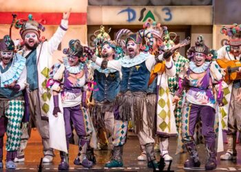 Actuando en la final del Falla / FOTO: Reyna-Ayto.