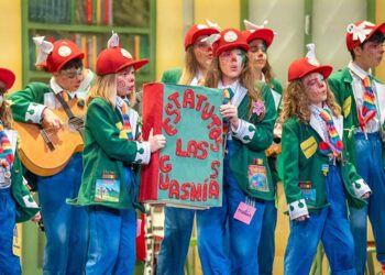 ‘Las guasnías’, primer premio de comparsas / FOTO: Reyna-Ayto.