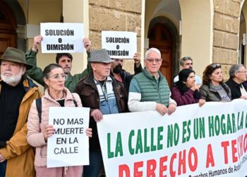 Reciente concentración ante la muerte de otra persona sin hogar / FOTO: Eulogio García