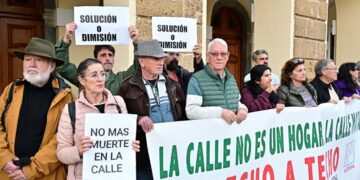 Reciente concentración ante la muerte de otra persona sin hogar / FOTO: Eulogio García
