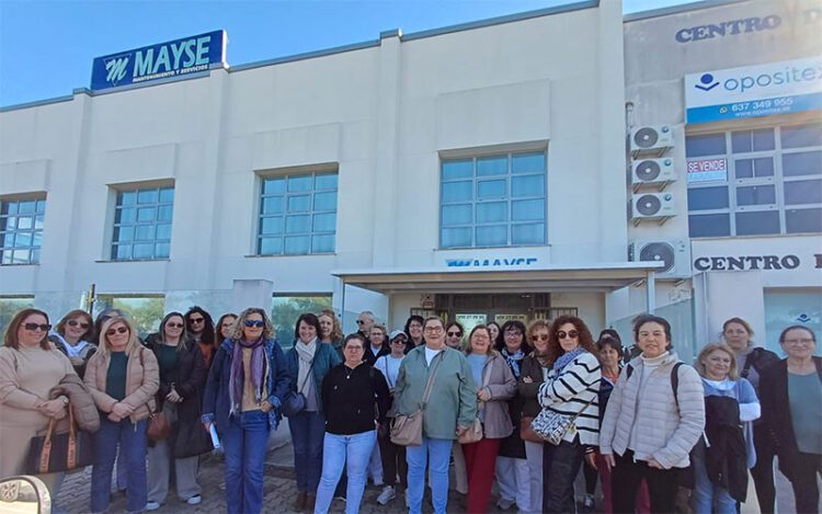 Protesta a las puertas de los locales de Mayse / FOTO: CCOO