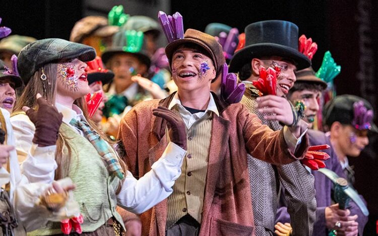 El único coro, cerrando la final juvenil / FOTO: Reyna - Ayto.