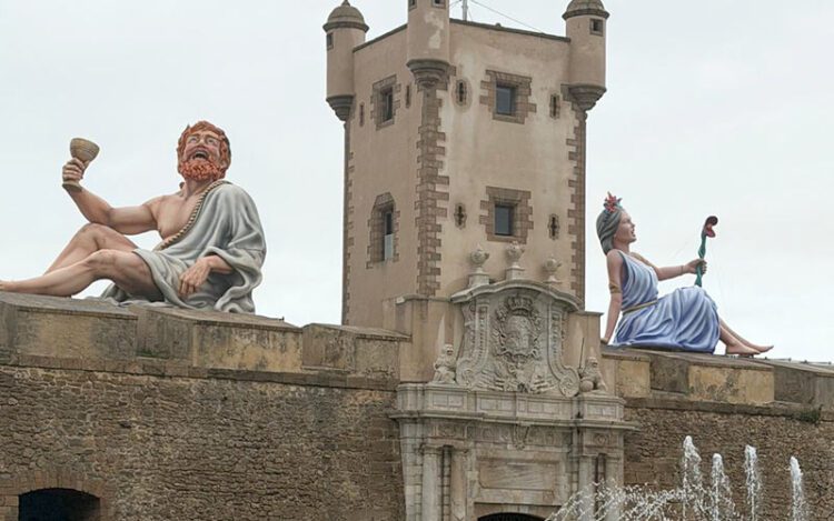 La Puerta de Tierra, engalanada por carnaval / FOTO: Ereagafoto