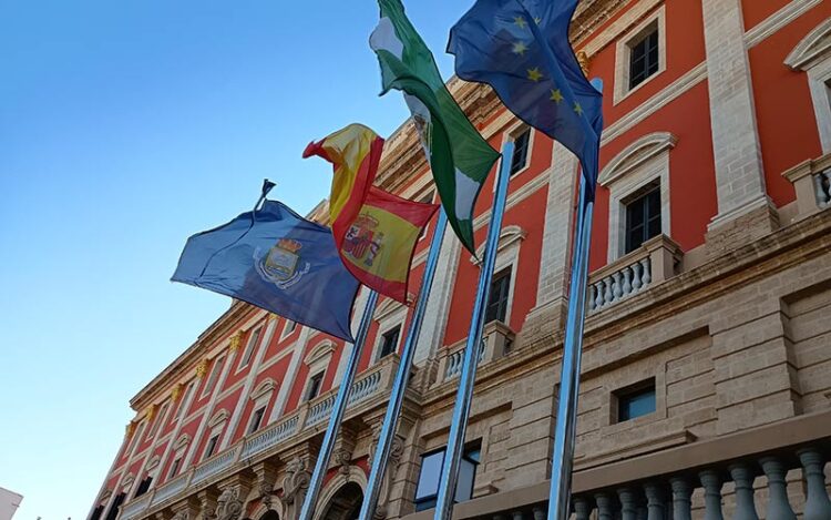 Detalle de la imponente fachada del Consistorio isleño / FOTO: DBC