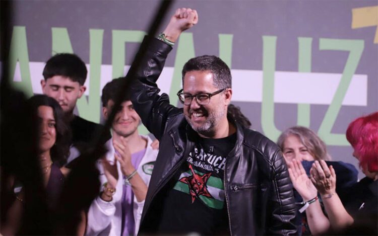 El presidenciable, puño en alto / FOTO: Adelante Andalucía