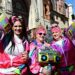 Grupo de mujeres disfrutando del ambiente en la plaza de las Flores / FOTO: Eulogio García