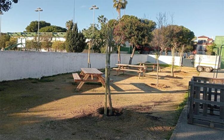 La sombra del futuro en uno de los patios escolares / FOTO: Ayto.