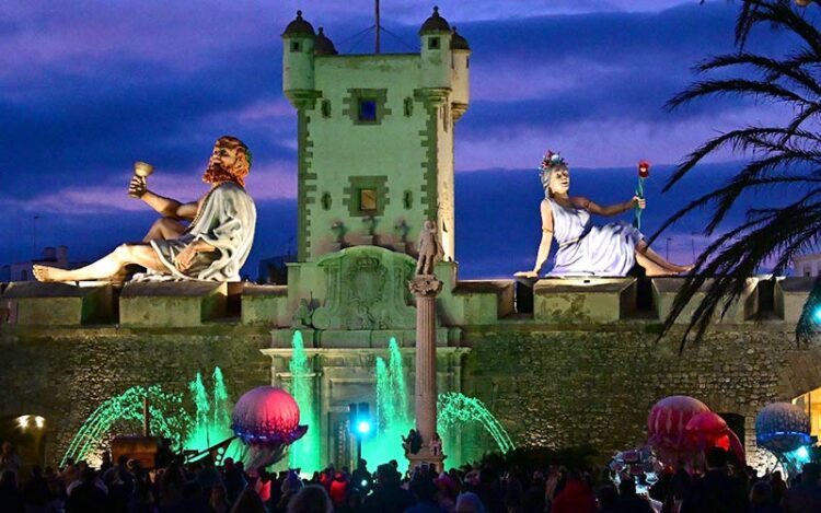 El frontal de las Puertas de Tierra durante la cabalgata / FOTO: Eulogio García