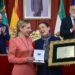 Sara Baras recibiendo su enésimo reconocimiento / FOTO: Eulogio García