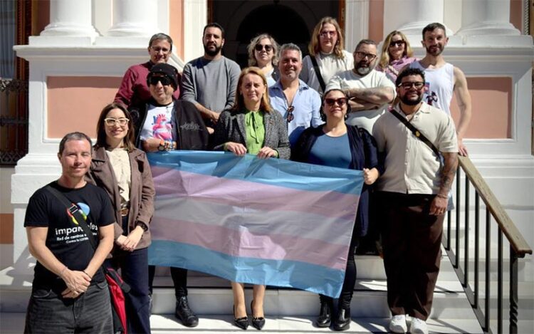 A las puertas del Ayuntamiento de la plaza de Jesús / FOTO: Ayto.