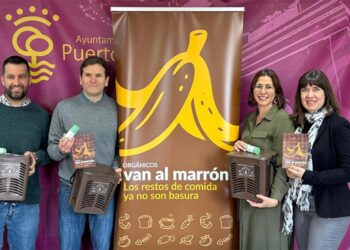 Presentando la campaña que explicará a los vecinos el uso del nuevo bombo / FOTO: Ayto.