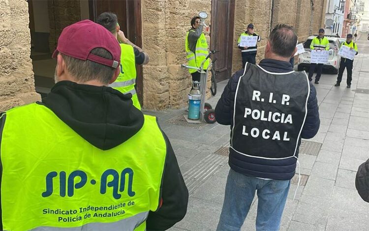 Protesta en la trasera del Ayuntamiento / FOTO: SPLI