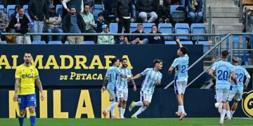 Suso resignado tras uno de los goles del Málaga / FOTO: Eulogio García