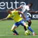 Pelea en el centro del campo / FOTO: Cádiz CF