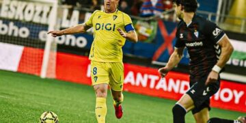 Álex Fernández salió al rescate en el segundo tiempo / FOTO: Cádiz CF