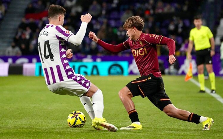 De la Rosa intentándolo / FOTO: Cádiz CF