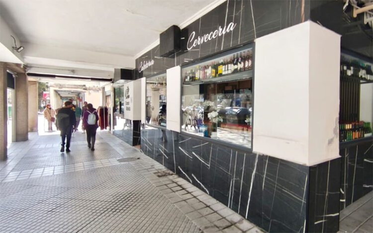 Uno de los dos locales clausurados en Cádiz / FOTO: Eulogio García
