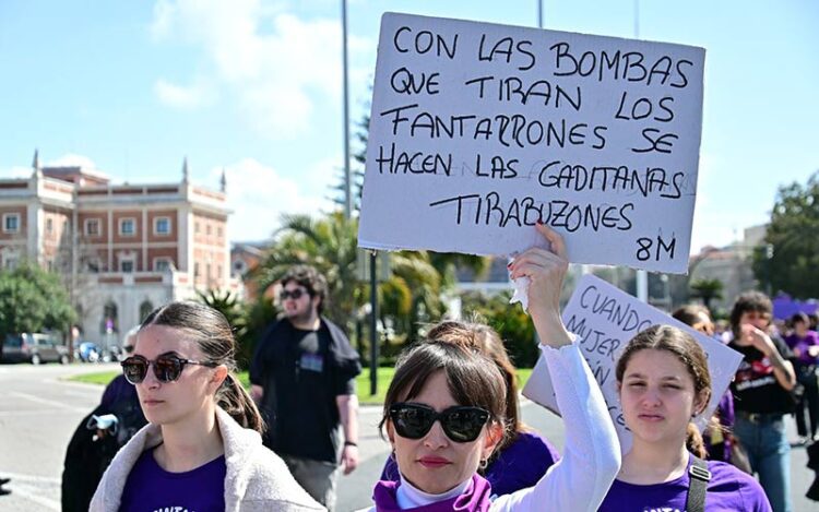 Una de las pancartas de la manifestación / FOTO: Eulogio García