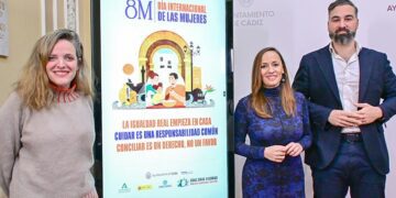 Posado con la campaña principal por el 8-M del Ayuntamiento / FOTO: Eulogio García