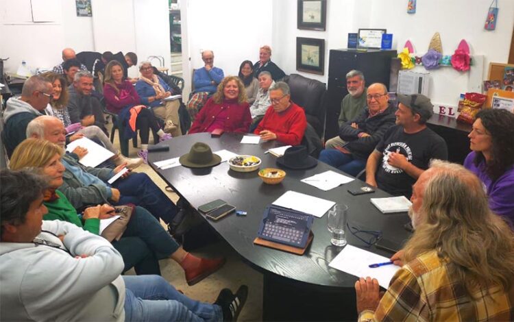 Un momento de la reunión de representantes de colectivos / FOTO: Ustea