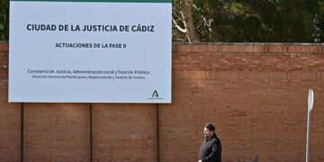 Valla informativa de los primeros trabajos / FOTO: Eulogio García