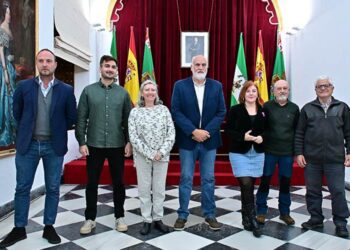 Vidal junto a la mayoría de investigadores / FOTO: Eulogio García