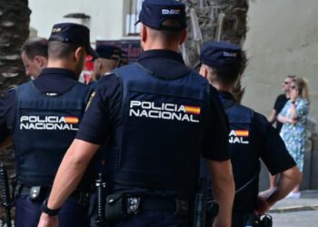 Agentes de la Policía de patrulla / FOTO: Eulogio García