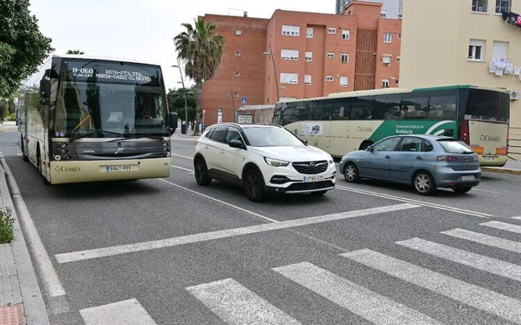Dos Comes cruzándose por las calles de Cádiz / FOTO: Eulogio García