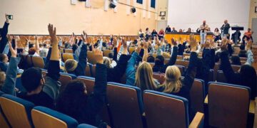 La plantilla vota a favor de la medida anunciada por el alcalde / FOTO: Ayto.